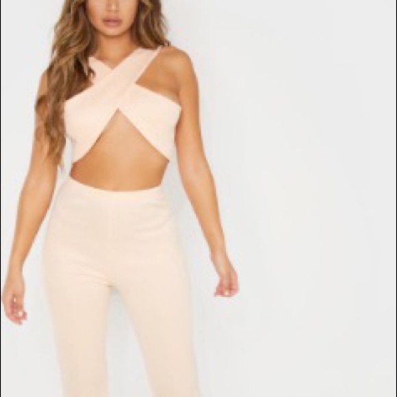 Meet your Posher, Danielle - Picture 2 of 2